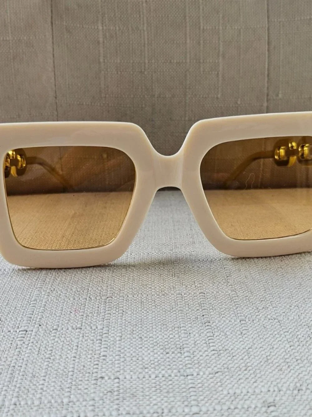 Fashion Women Sunglasses Big Face Gold Tone Temple Eyewear Beige Frame Shades